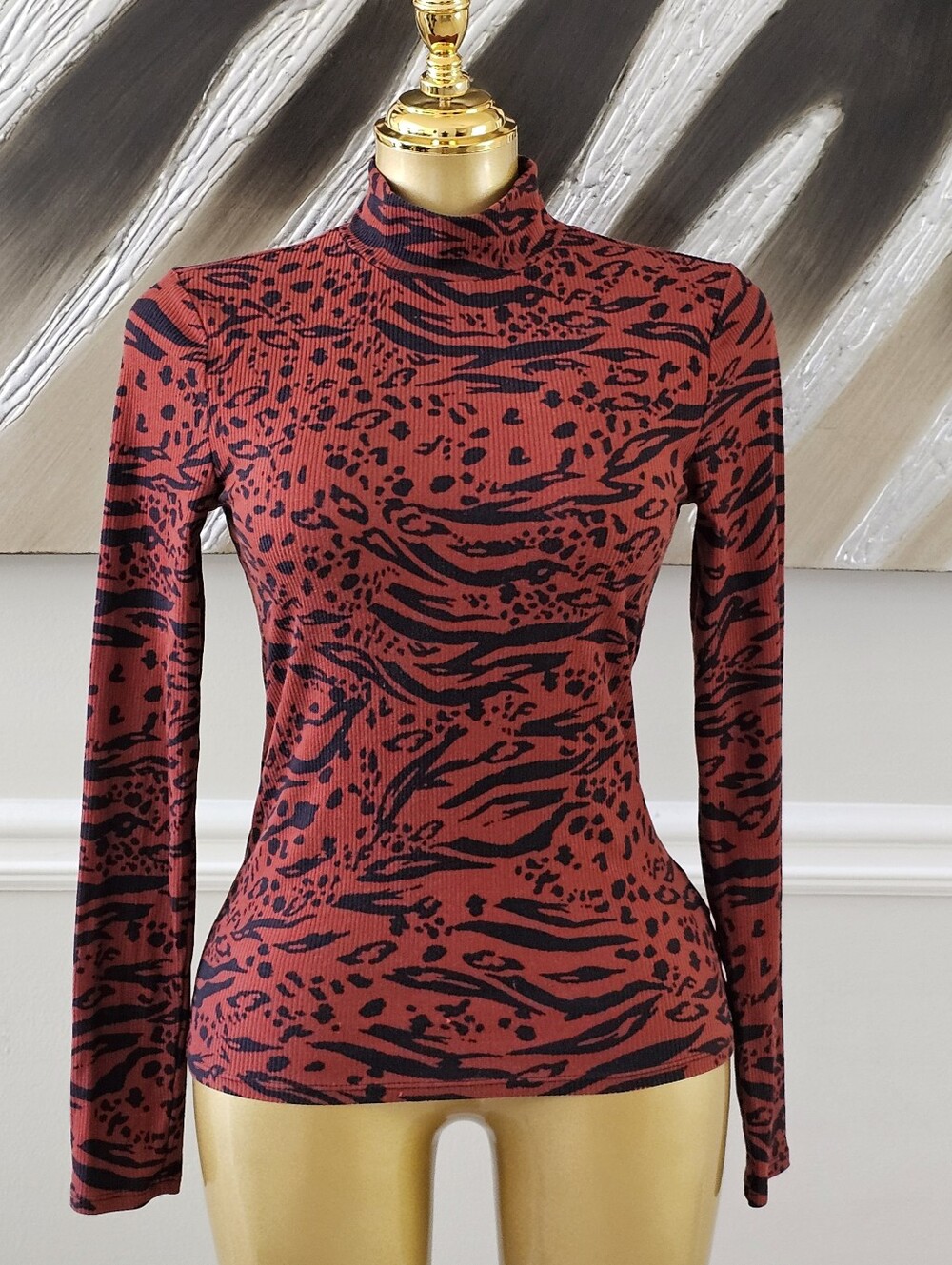 No Boundaries Womens Small Animal Print Ribbed Turtleneck Top